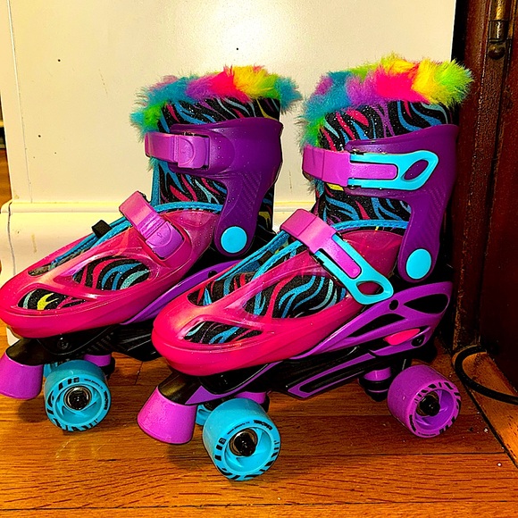 ROLLER DERBY SKATES/BLADES - Picture 3 of 4